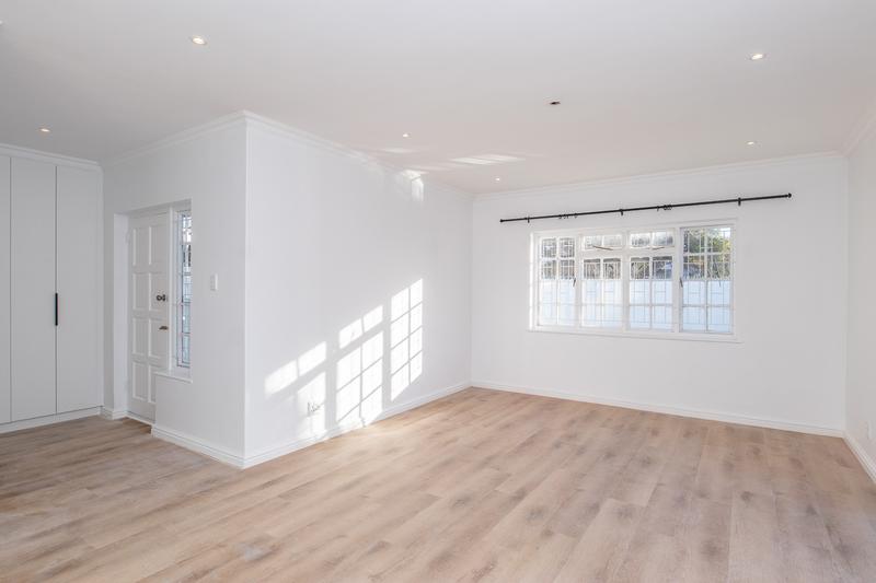 4 Bedroom Property for Sale in Constantia Western Cape